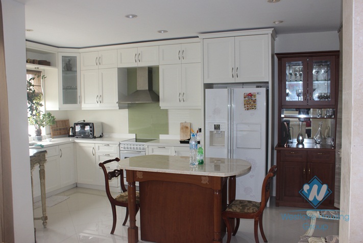 High quality apartment with 2 bedroom for rent in Tay Ho, Ha Noi